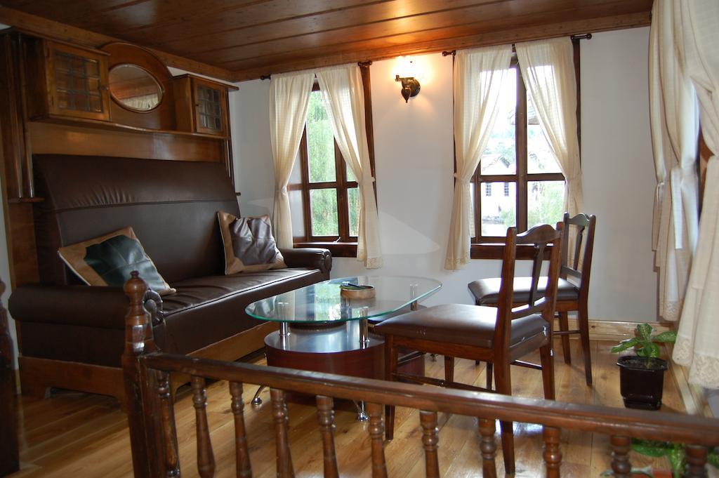 Kazasovata Guest House Tryavna Extérieur photo